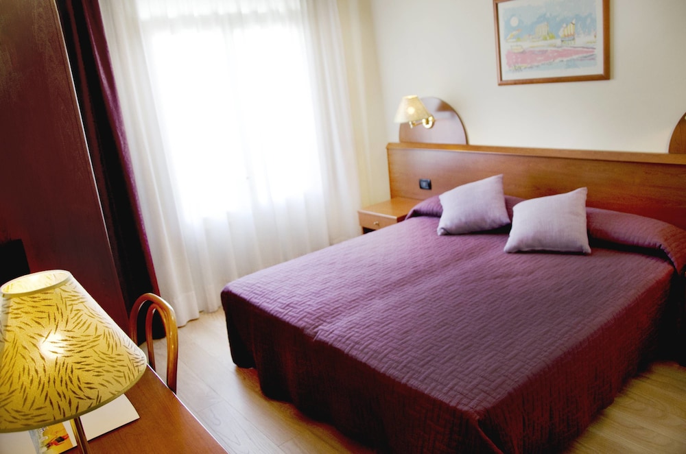Double or Twin Room photo 2