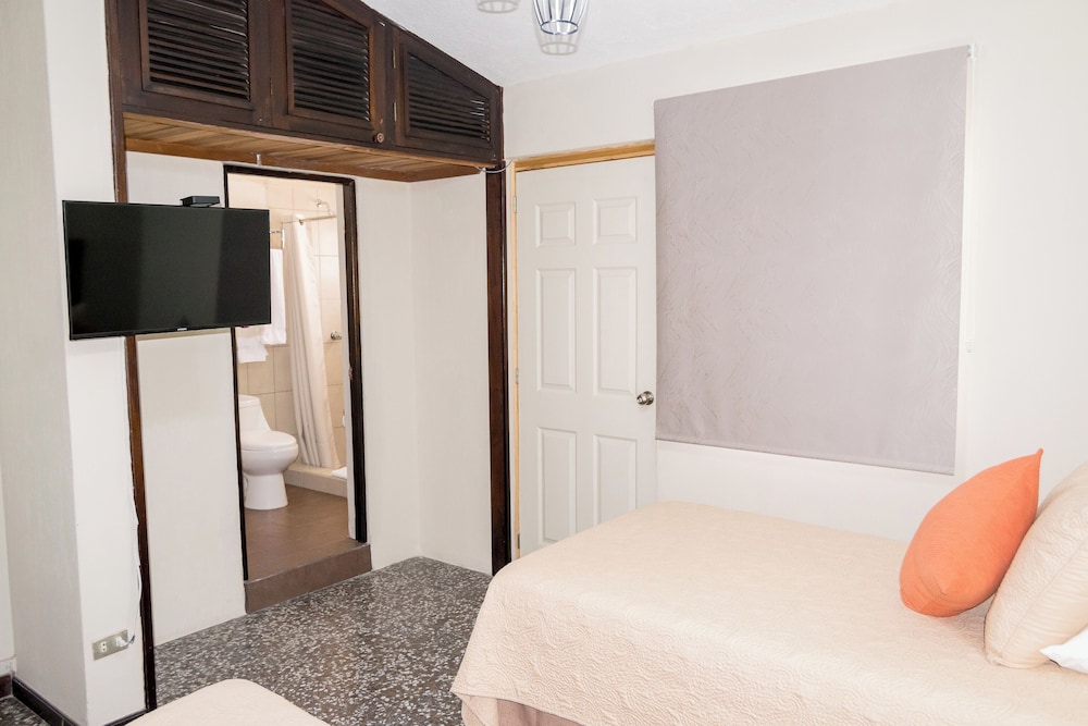 Basic Double or Twin Room photo 2