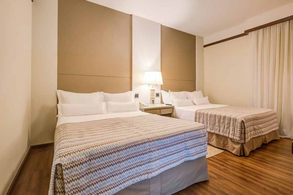 Superior Vista Jardim - Duas Camas de Casal - Photo 1