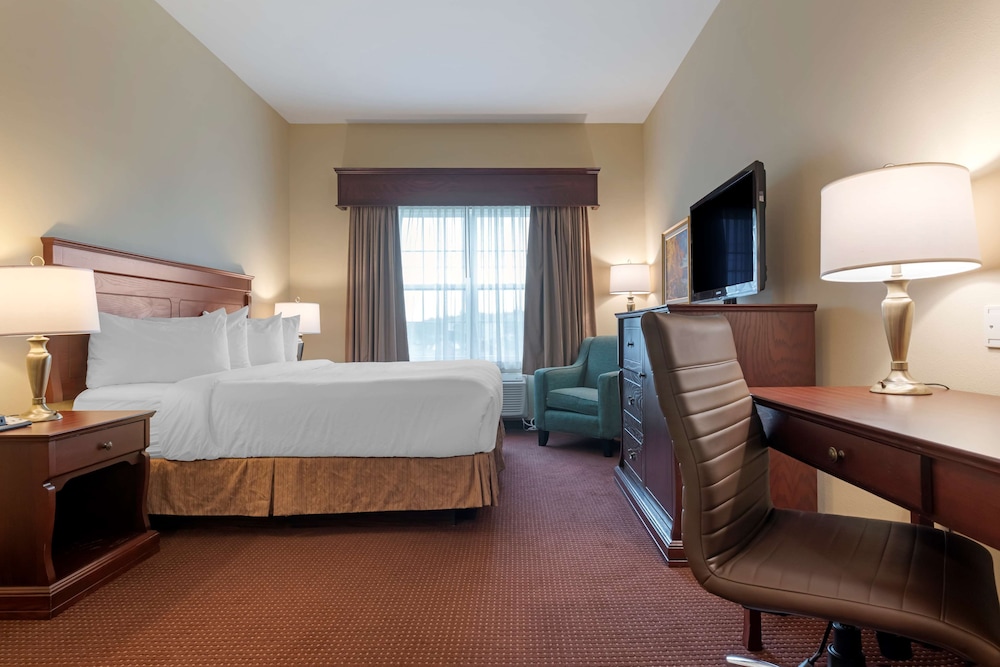 Suite, 1 King Bed, Non Smoking, Jetted Tub - Photo 4