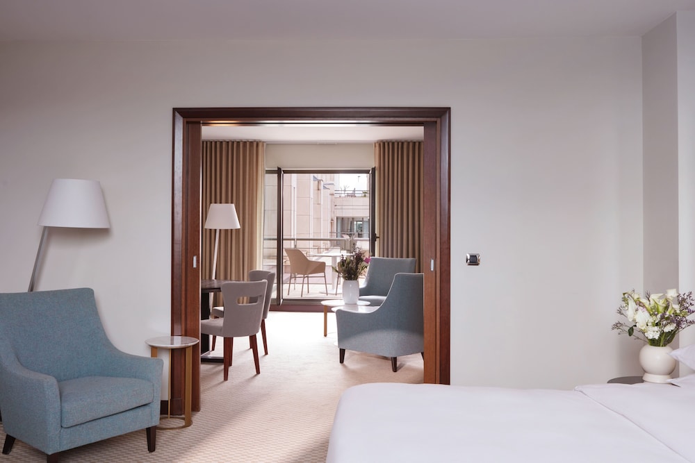 Premium Suite (Regency)