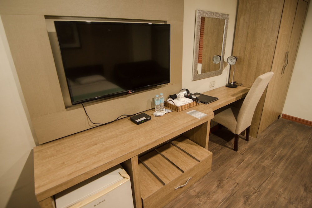 Deluxe Double Room, 1 Queen Bed, Non Smoking - Photo 6