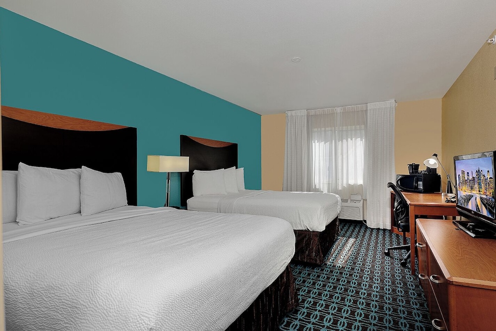 Room, 2 Queen Beds - Photo 1