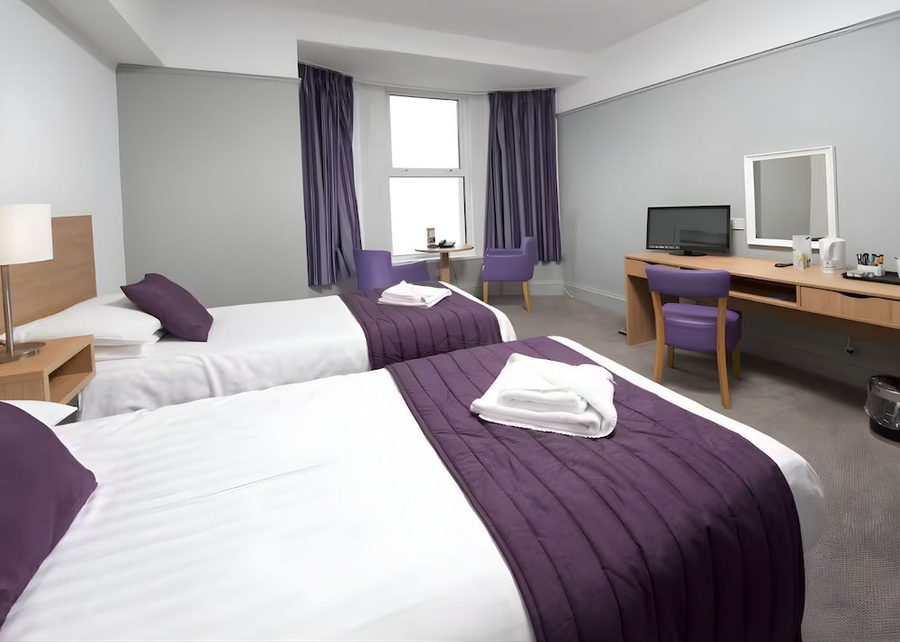 Superior Twin Room, Ensuite photo 2