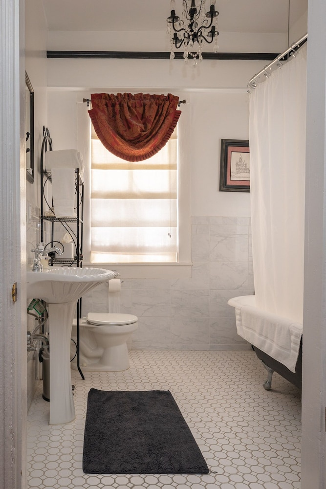 Magnolia Suite photo 2