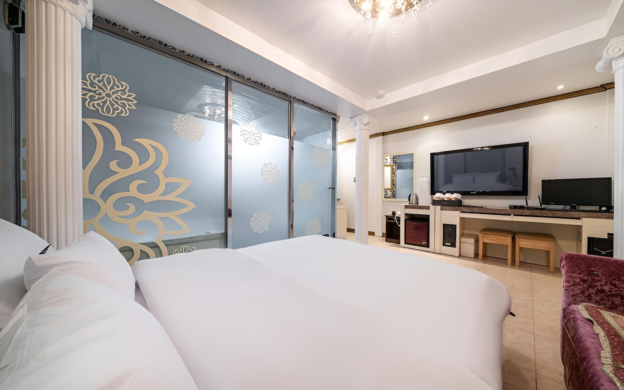 Room (Executive rooms (air purifier whirlpo) photo 2