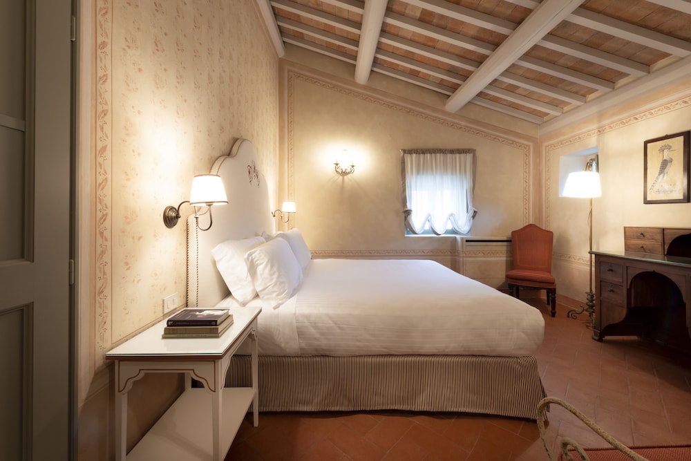 Classic Room, located in a dependence, at 300 meters from the historic Villa, accessible with stairs photo 3