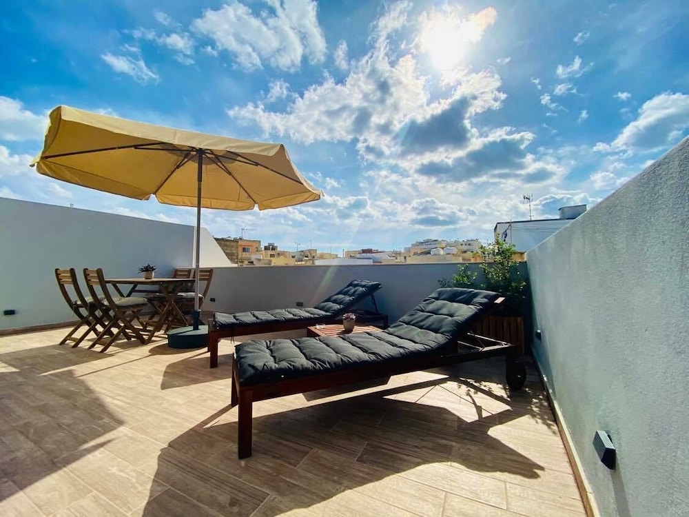 Superior Studio Suite, Terrace, City View