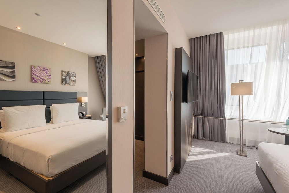 Suite, 1 Queen Bed, Accessible, Non Smoking