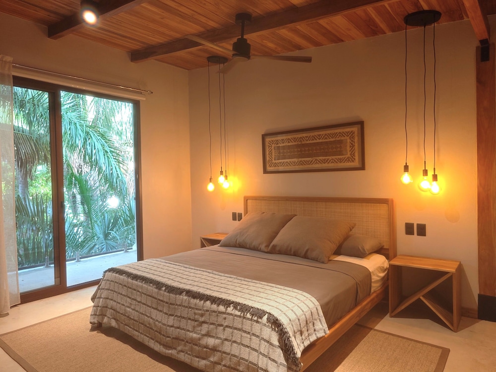 Room, Balcony, Mountain View photo 1
