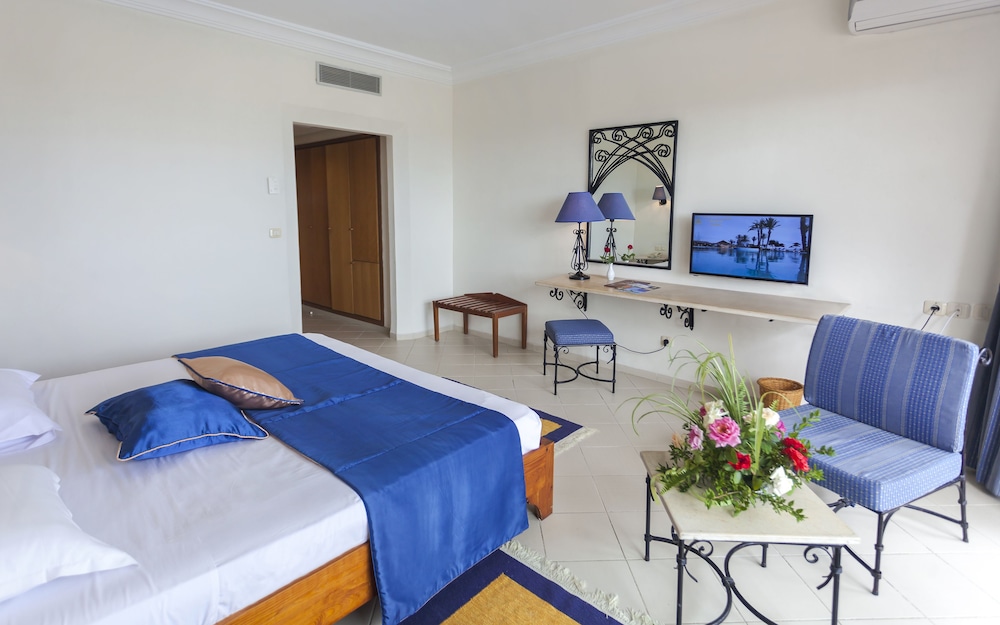 Standard Double Room, Balcony, Garden View photo 3