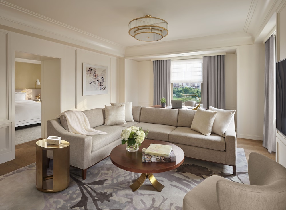 Classic Suite, Park View, Corner