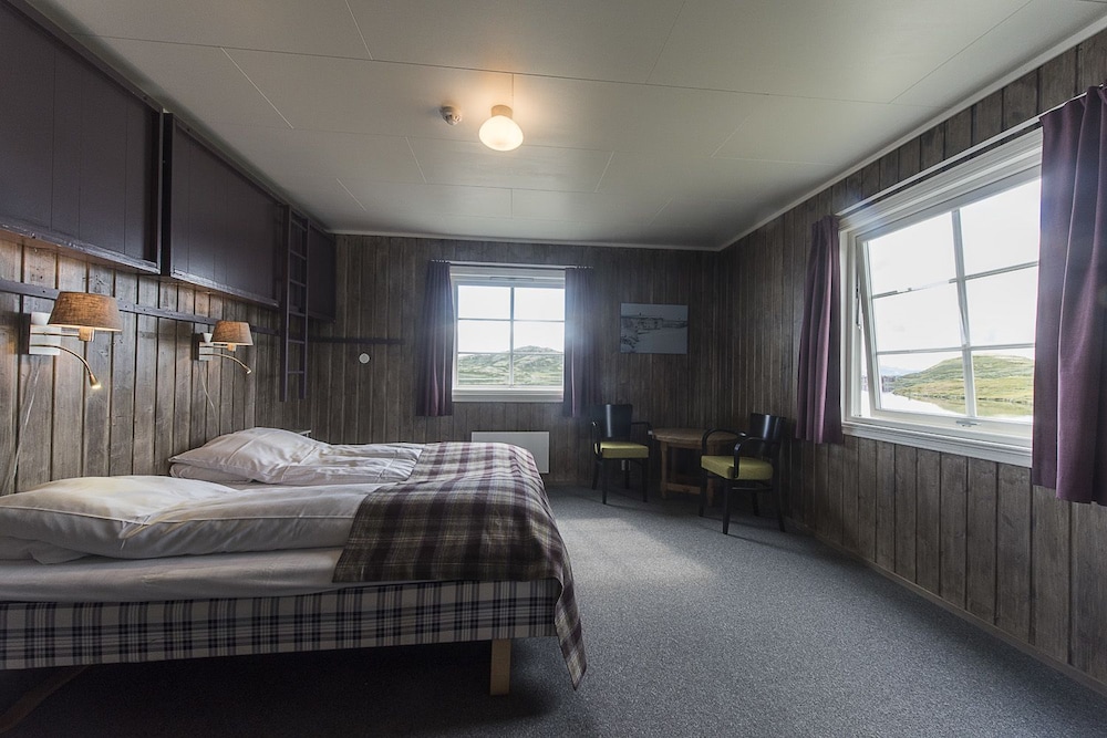 Family Room, 1 Bedroom photo 1