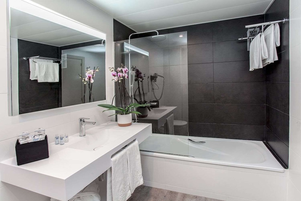 Aparthotel Atenea Barcelona — photo 88
