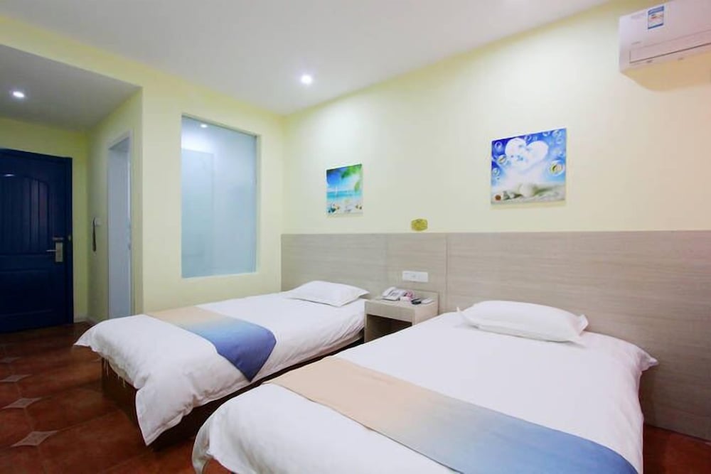 Standard Twin Room photo 1