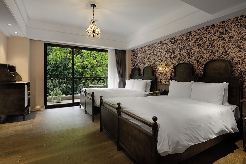 Comfort Quadruple Room, 2 Double Beds, Non Smoking, Mountain View photo 1