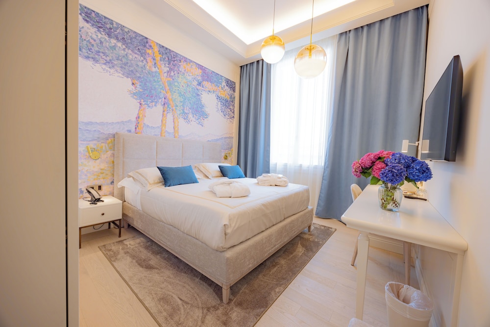 Superior Condo - Photo 2