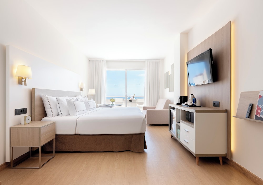 Premium Room, Sea View (2 Adults + 1 Child) - Photo 3