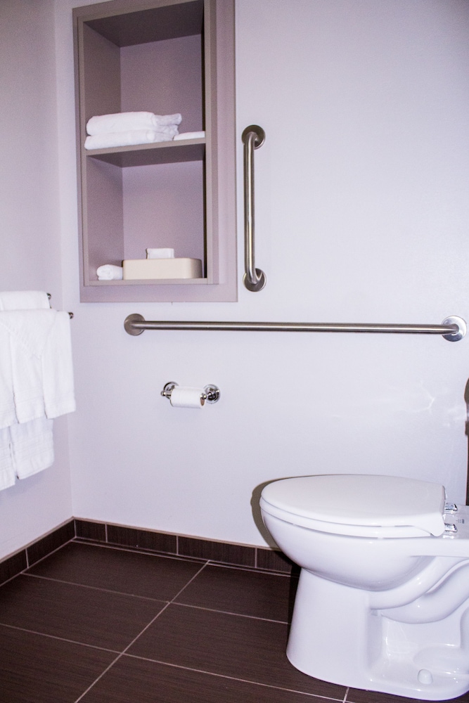Room, 2 Queen Beds, Accessible, Non Smoking, photo 6