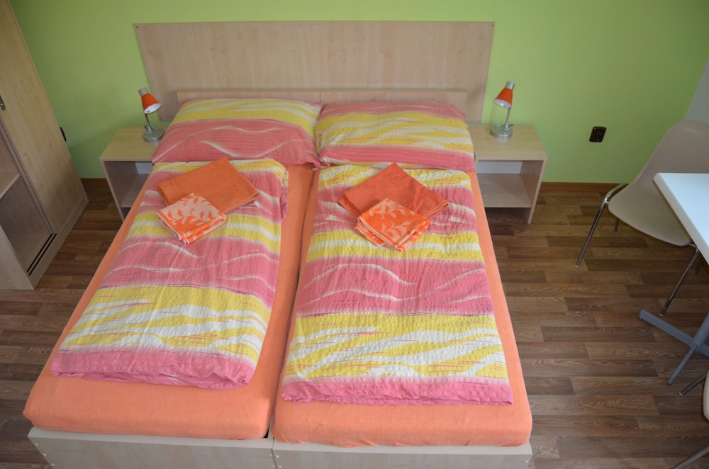 Room, 1 Bedroom, Ensuite, Garden View photo 1