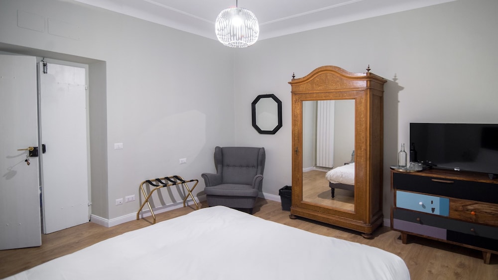 Quadruple Room, 2 Bedrooms, Private Bathroom (Adjoining rooms) photo 2