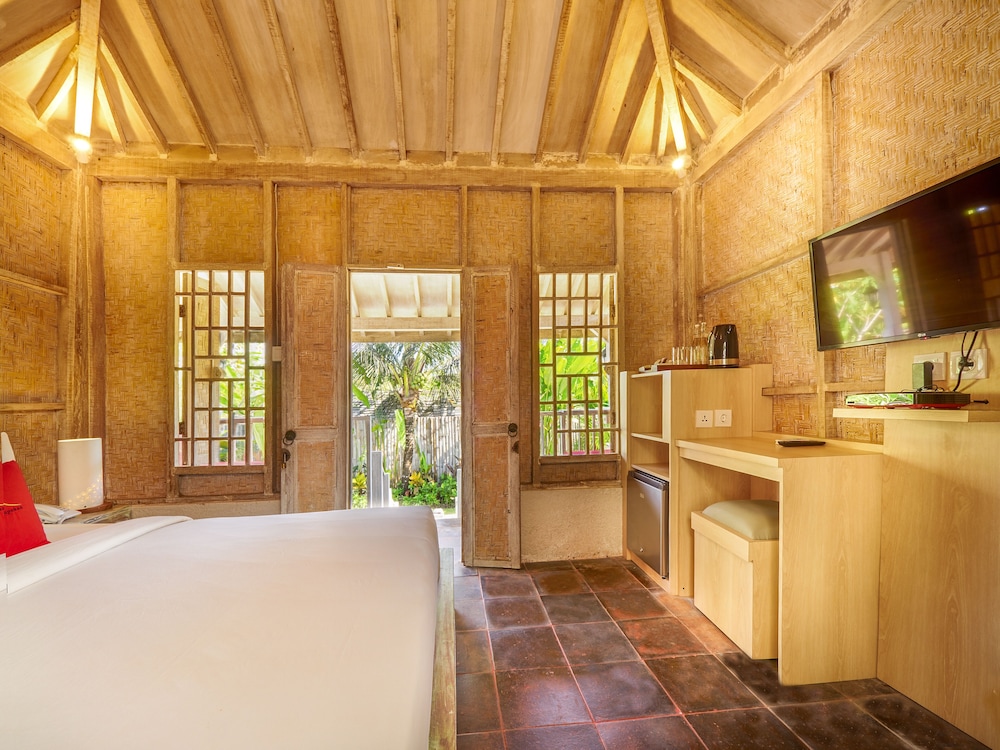 Classic Room, 1 Queen Bed, Balcony - Photo 8