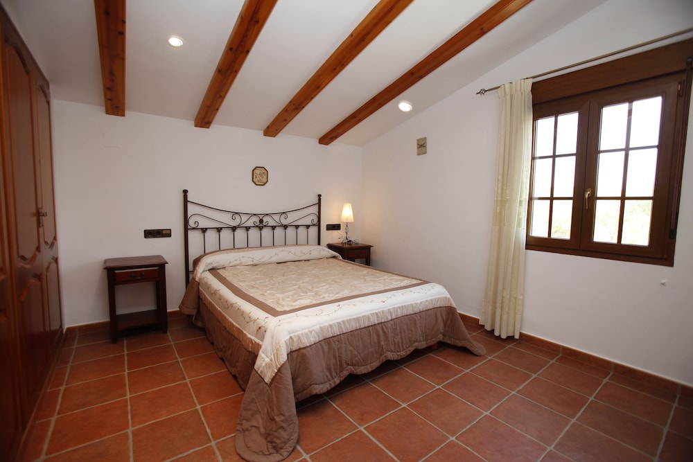 Apartment (4 Bedrooms)