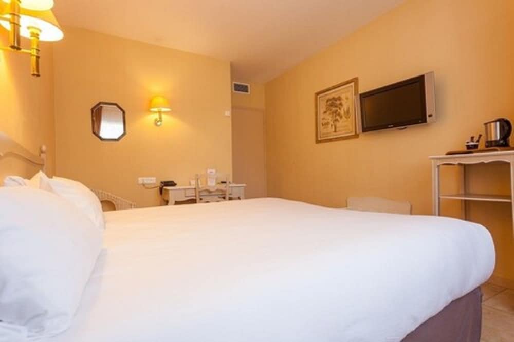 Standard Double or Twin Room - Photo 1