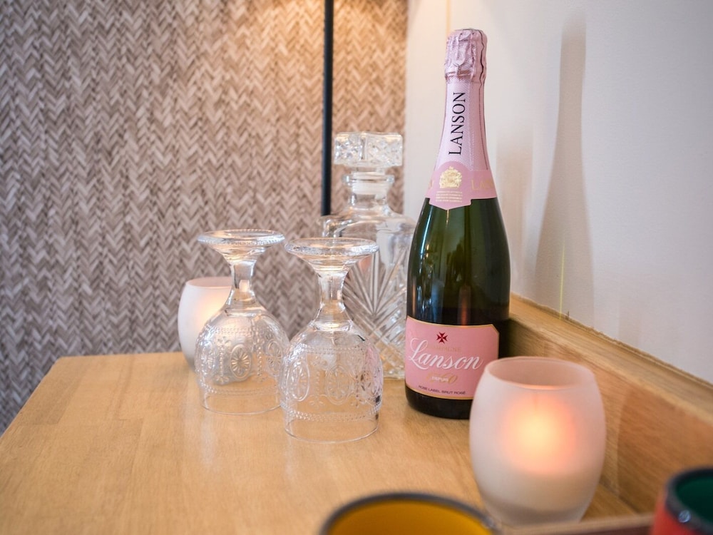 Deluxe Double Room, City View - Photo 9