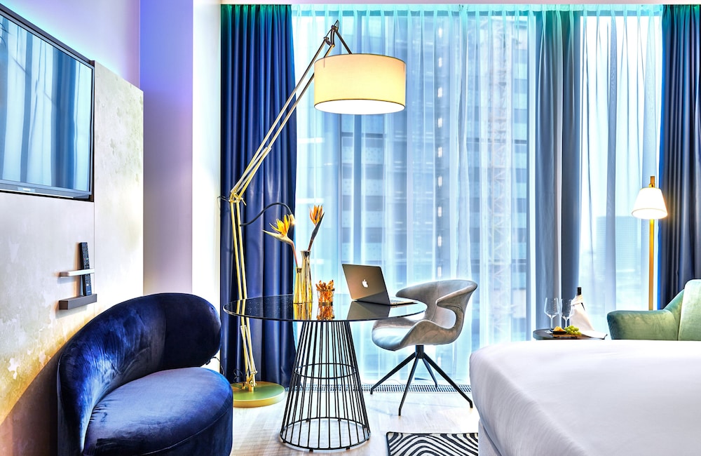 Comfort Room (Down To Earth) - Photo 15