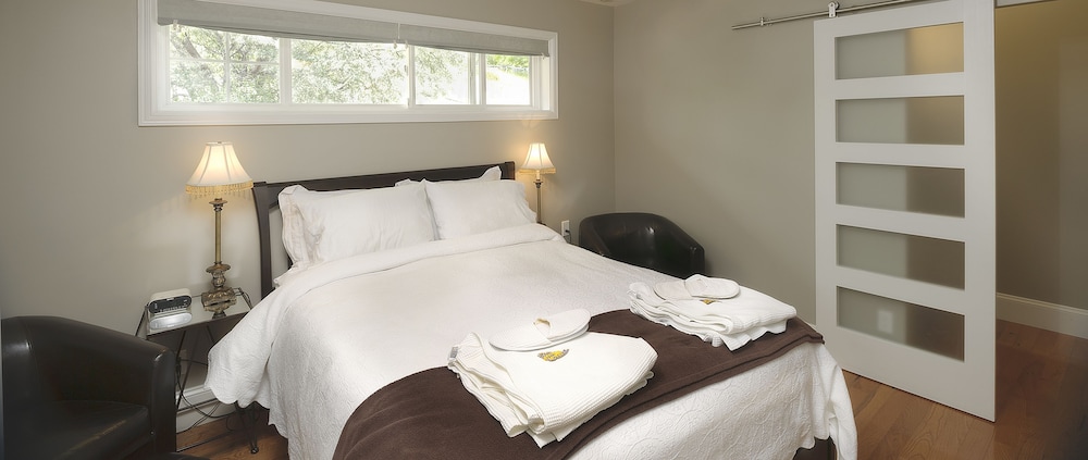 Room, 1 Queen Bed photo 2