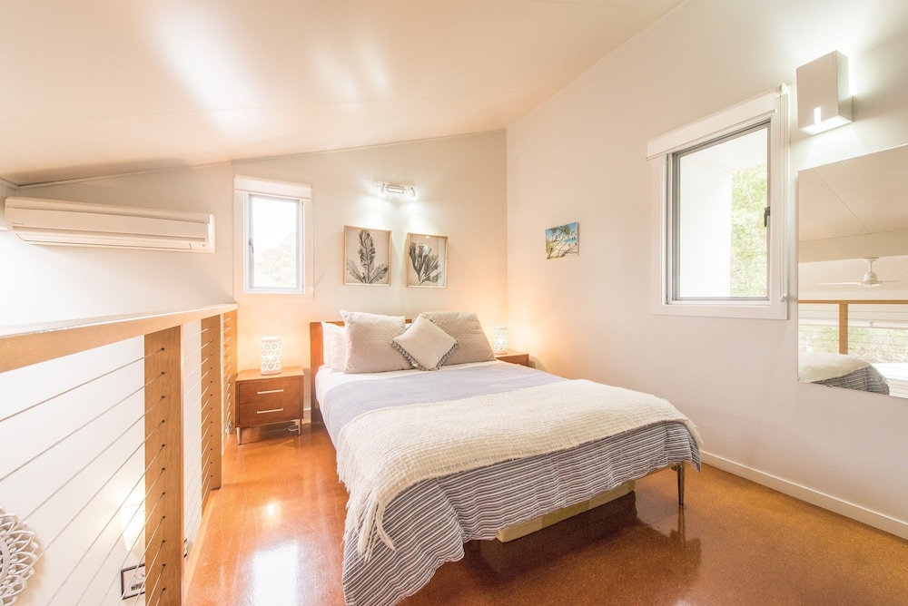 1 Bedroom Deluxe Loft Shack photo 3