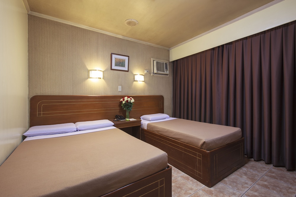 Premier Deluxe (with Air Condition) - Photo 2