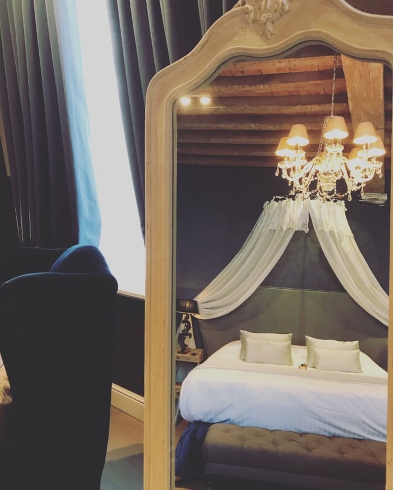 Deluxe Junior Suite - Photo 2
