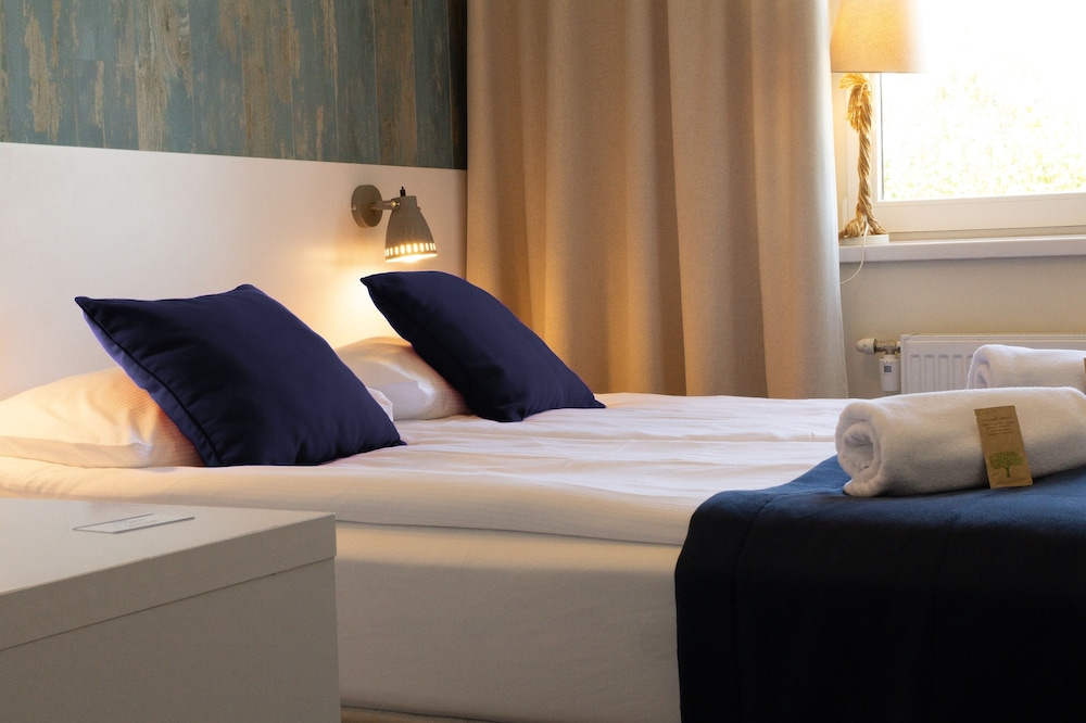 Deluxe Double Room thumbnail 5