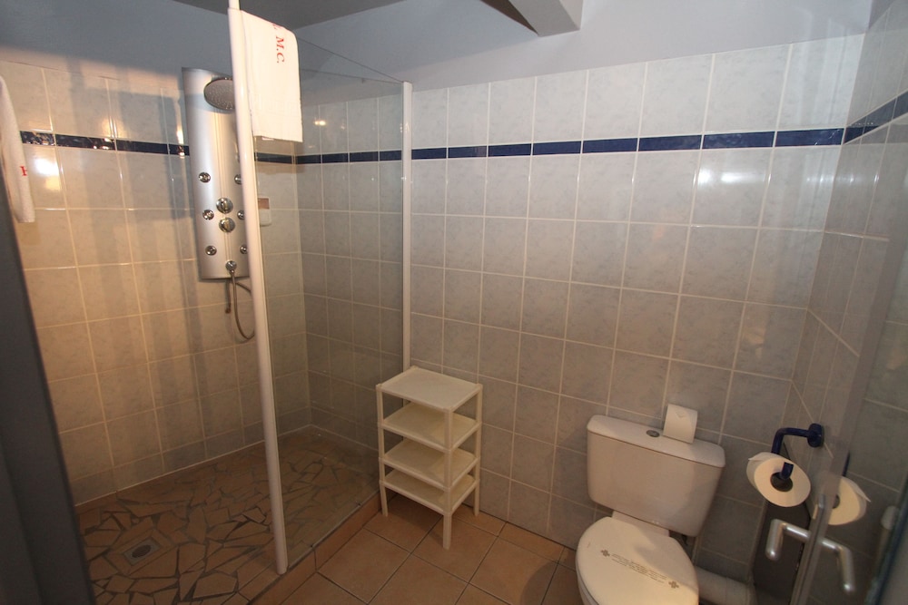 Triple Room, Kitchenette photo 2