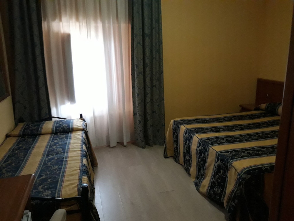 Classic Quadruple Room