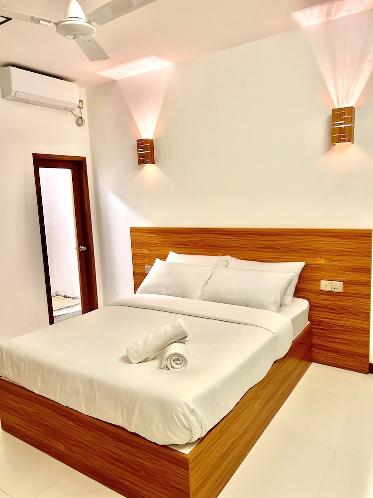 Deluxe Double Room - Photo 22