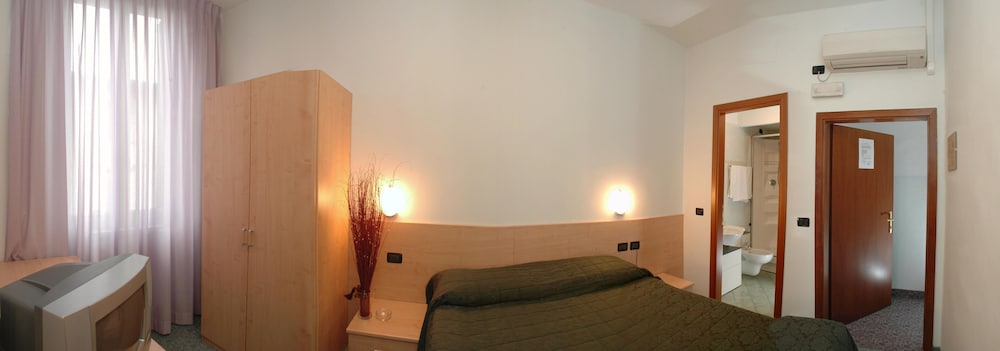 Classic Double Room, 1 Double Bed, Non Smoking, Ensuite photo 1