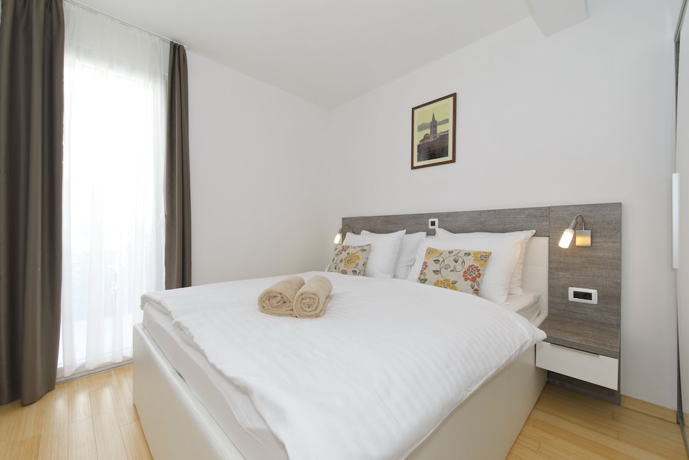 Standard Apartment, 2 Bedrooms, Terrace photo 1