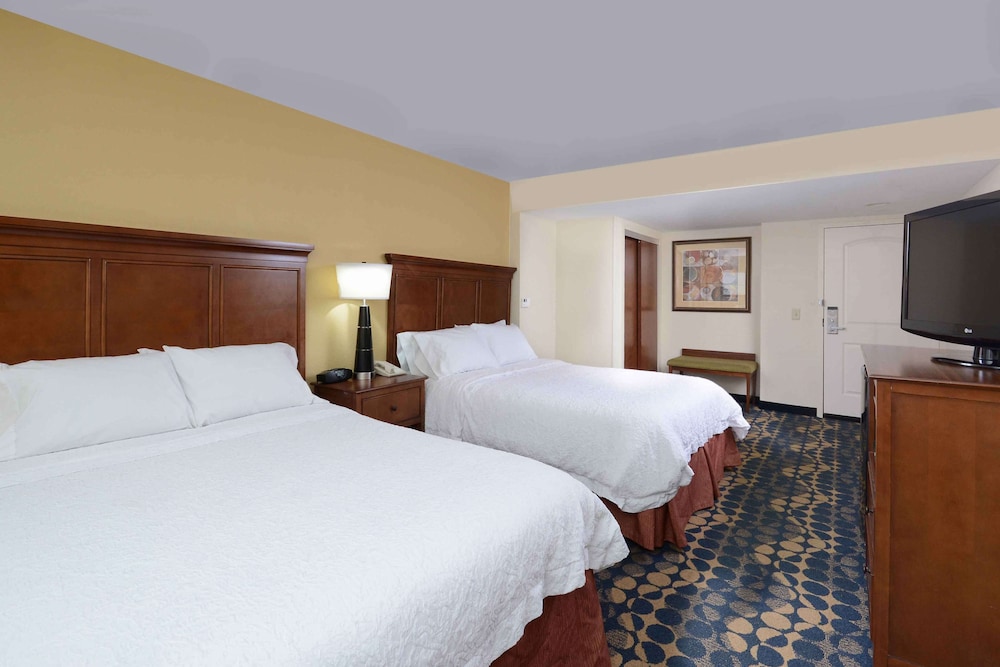 Room, 2 Queen Beds, Accessible, Non Smoking (Bath Tub) - Photo 3