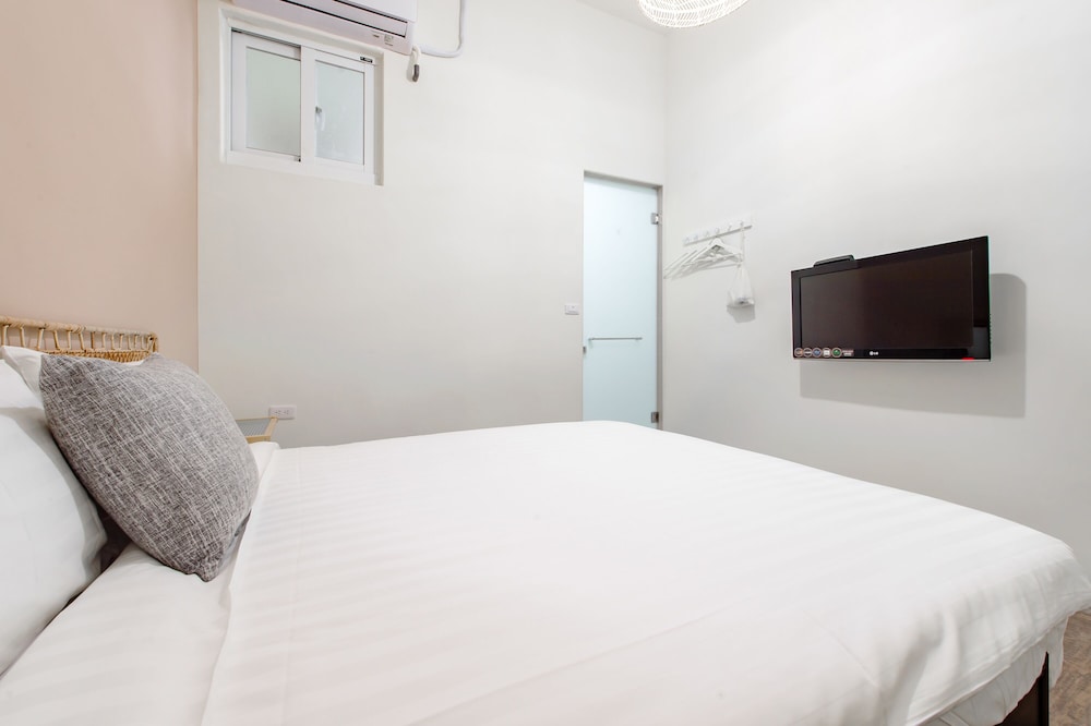 Double Room - No Window - Photo 2