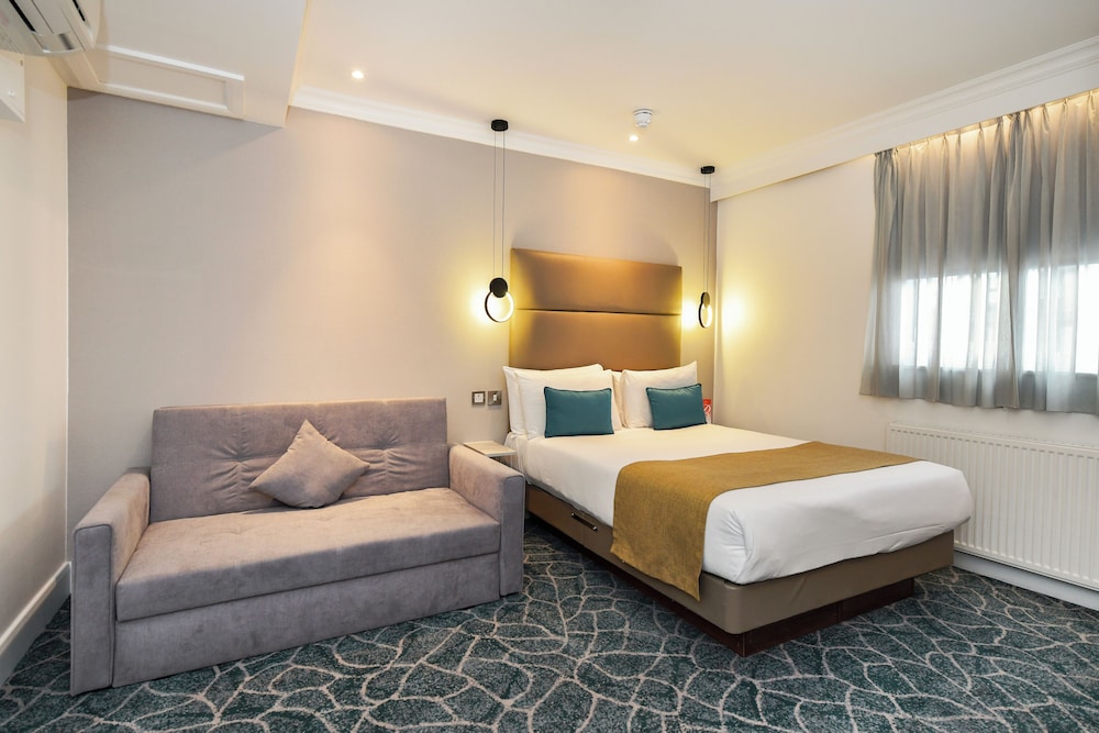 Deluxe Triple Room photo 3