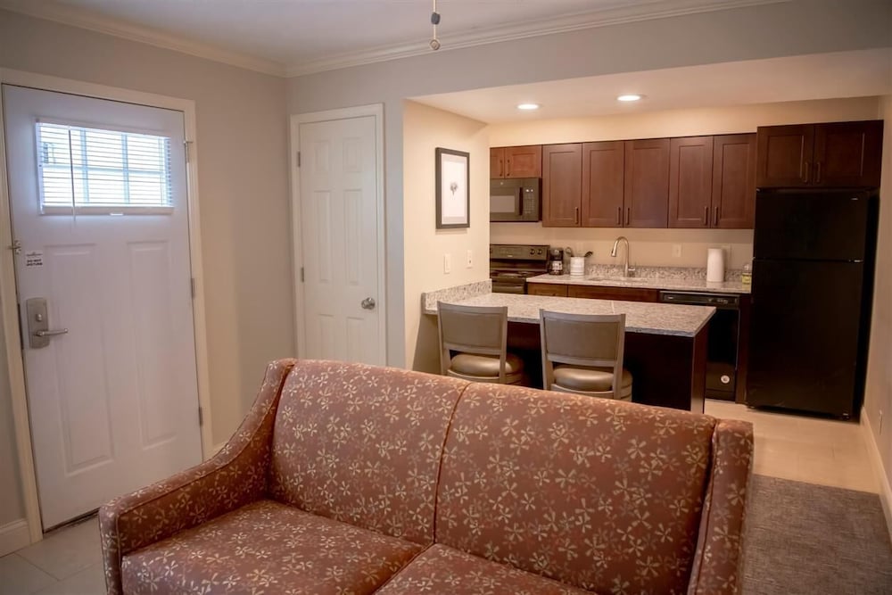 Luxury Suite, 1 King Bed, Jetted Tub