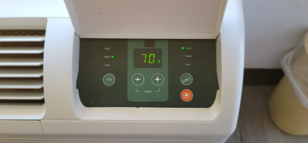 Basic Single Room, 1 Bedroom, Non Smoking photo 3