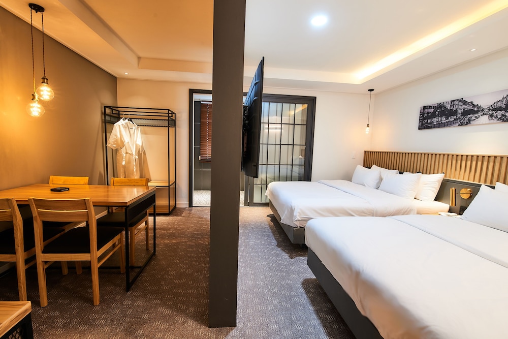 Royal Suite Residence Pension