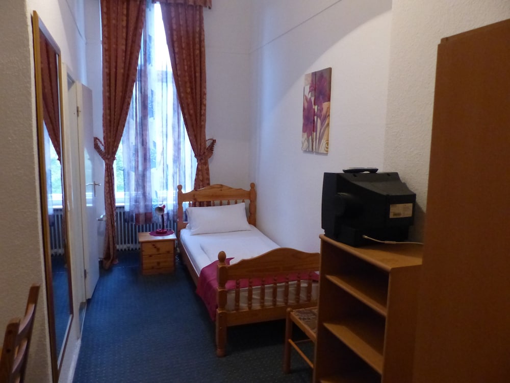 Economy Single Room photo 2