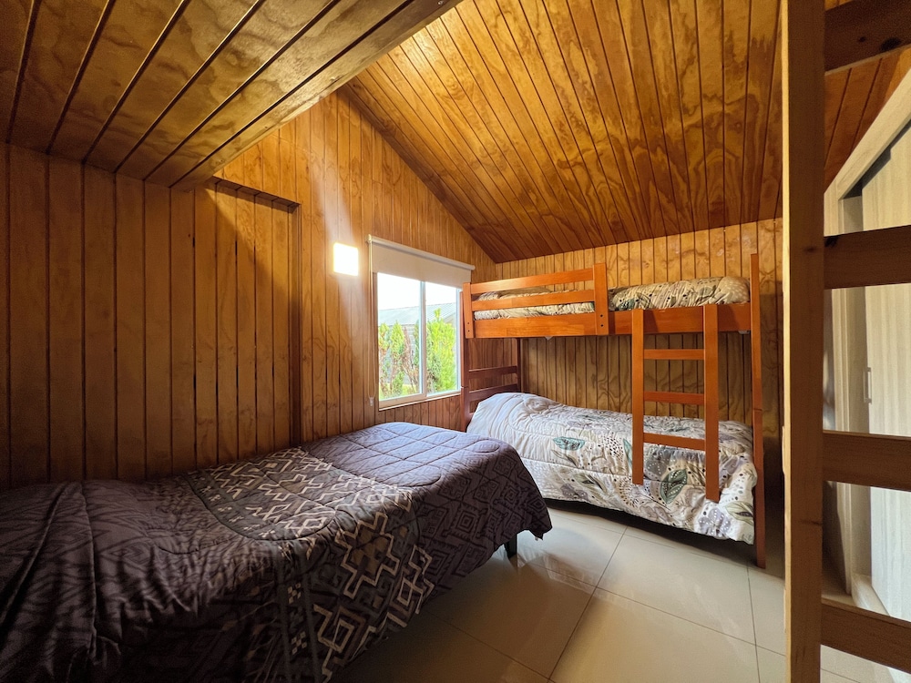 Cabin, 2 Bedrooms (03) photo 3