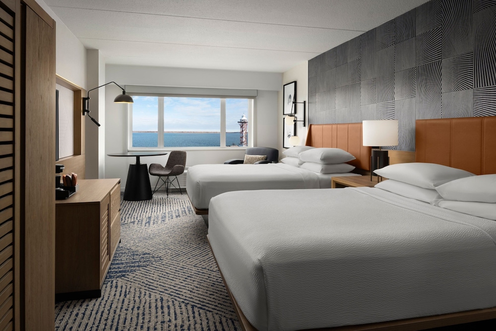 Club Room, 2 Queen Beds, Bay View