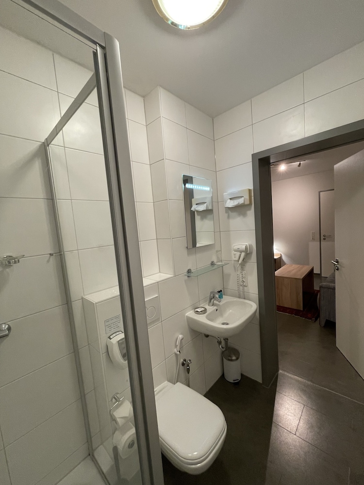 Deluxe Double or Twin Room - Photo 7